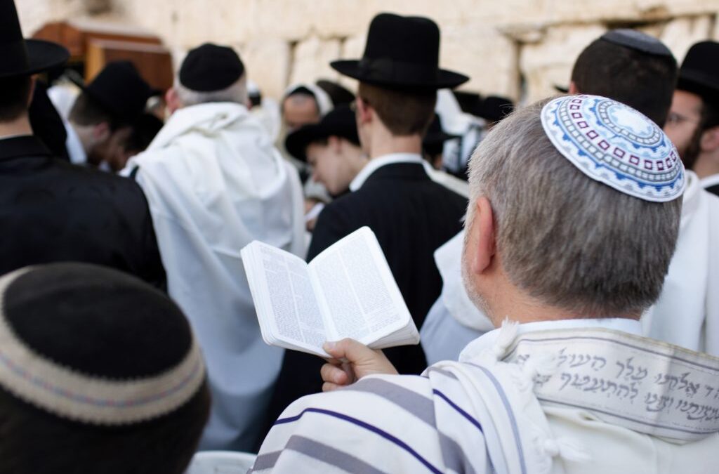 How a Rabbi Helps Families Through Funeral & Unveiling Ceremonies