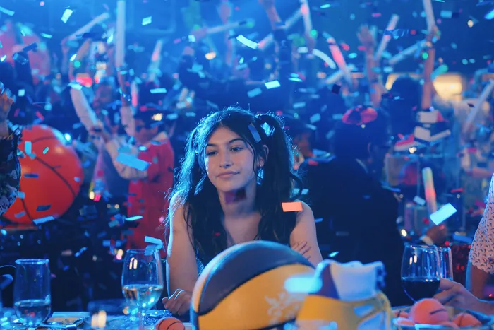 What are the most popular themes used for the bar and bat mitzvah?